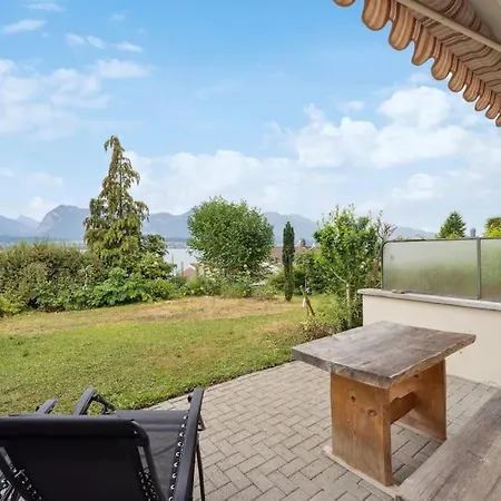 Lakeview In Beautiful Apartment